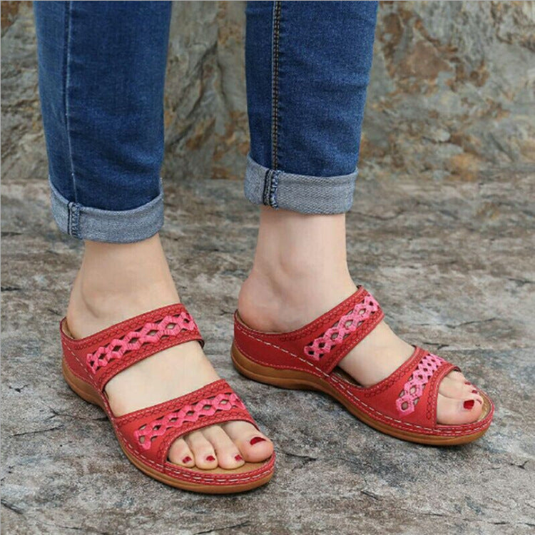 Damen-Sandalen aus hochwertigem Kunstleder mit Stickereien