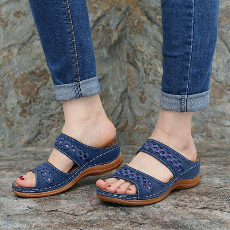 Damen-Sandalen aus hochwertigem Kunstleder mit Stickereien