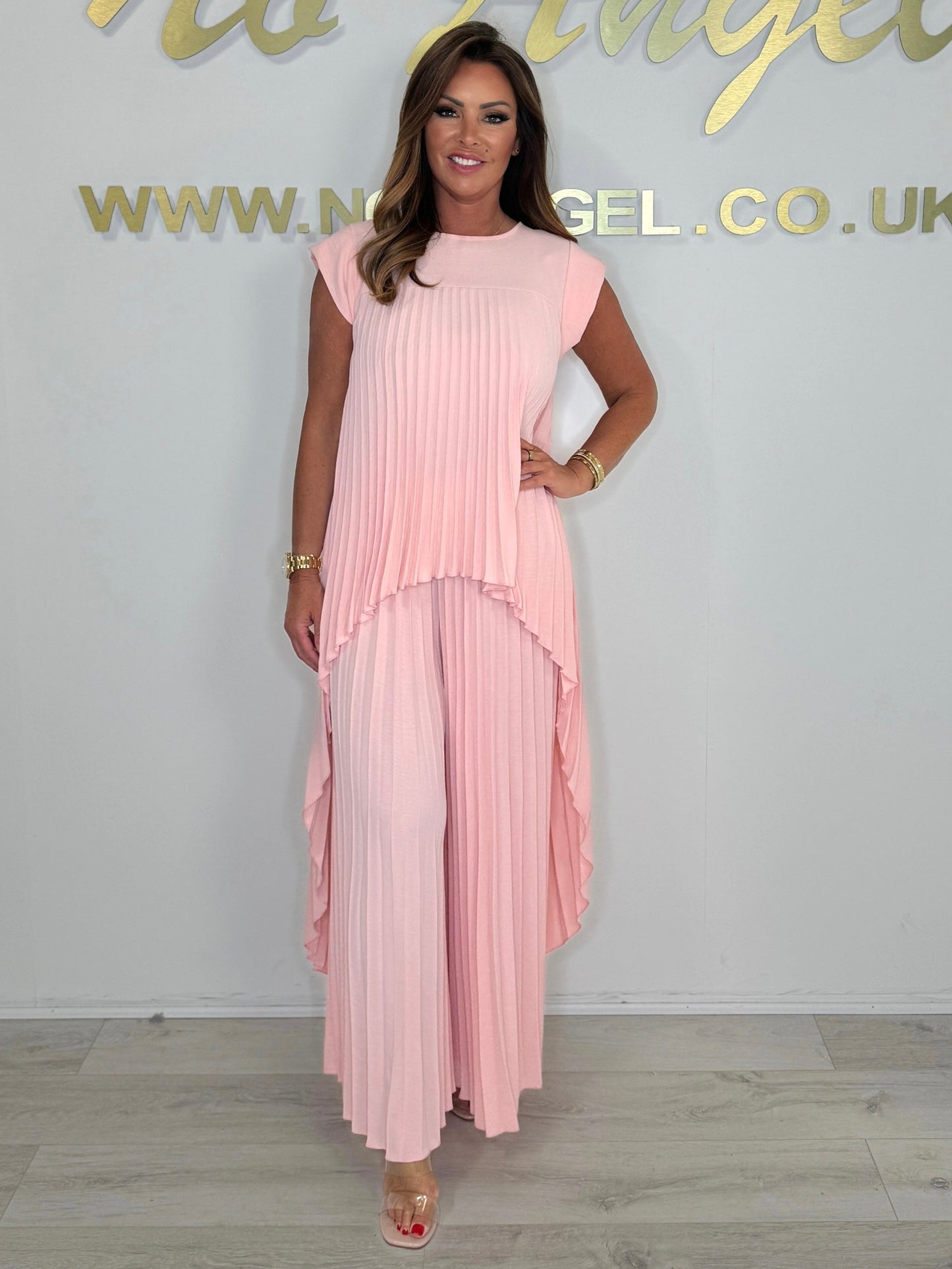 Pleated Two-Piece Set – High-Low Top & Wide-Leg Trousers Casual Outfit