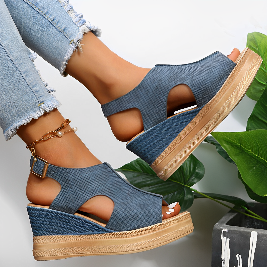 Neue orthopädische Sandalen