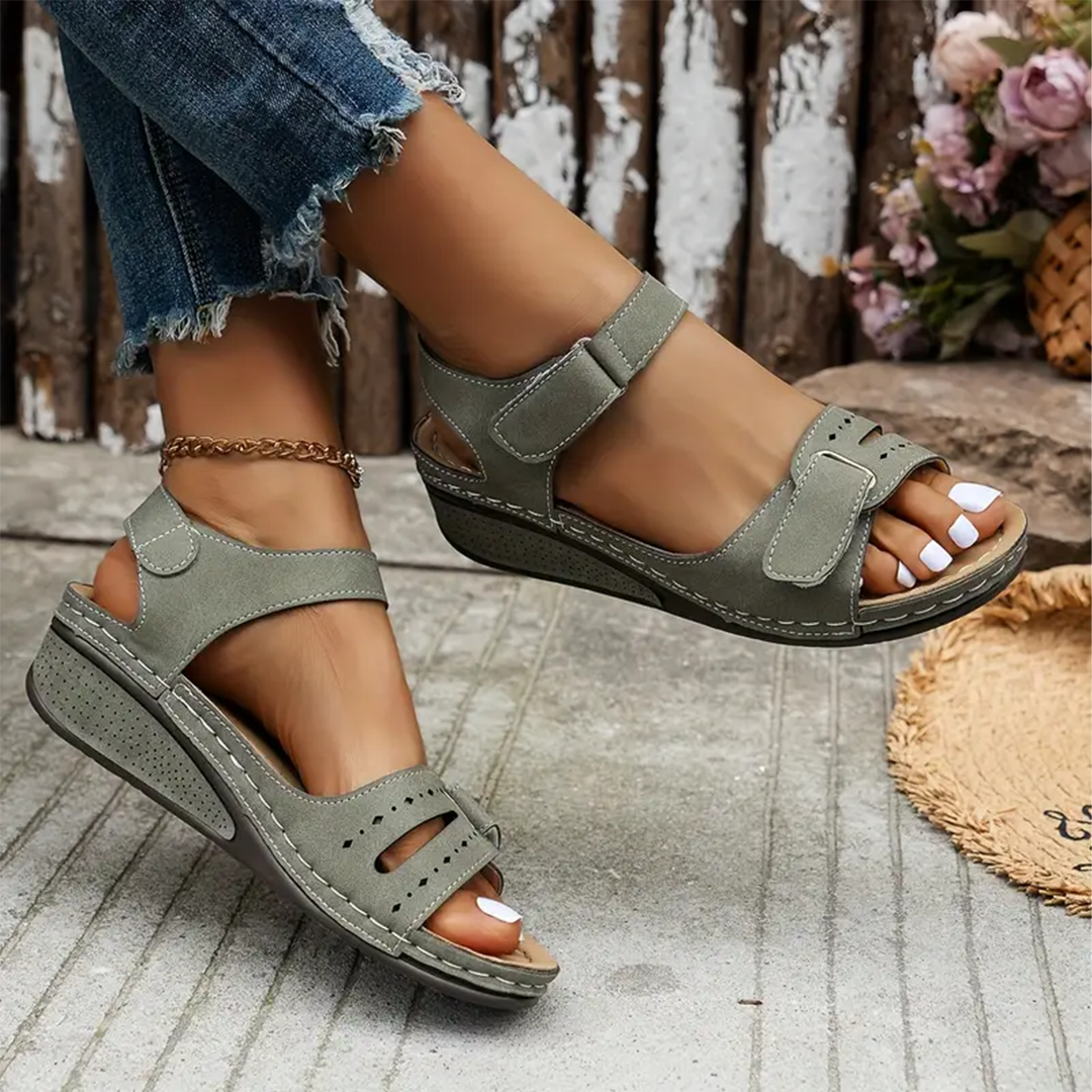LOOP ANKLE STRAP KEILABSATZ SPORT-SANDALEN