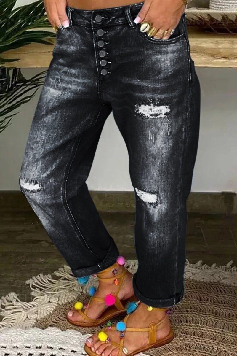 Zerrissene tief sitzende Jeans mit Knopfleiste