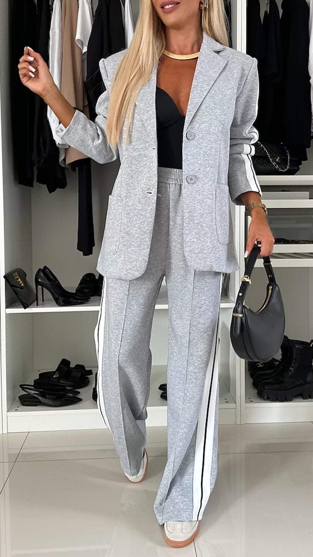Sportlicher Patchwork-Blazer mit Revers und locker geschnittene Hose mit elastischem Bund und Taschen im Set
