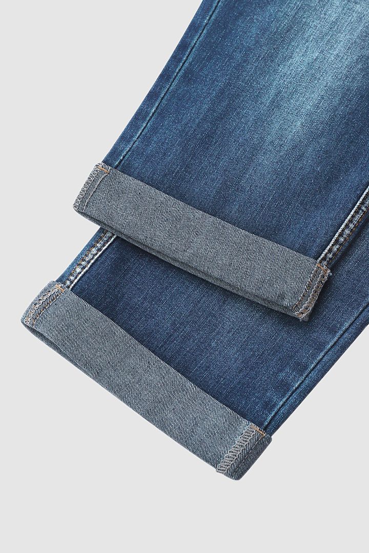Zerrissene Capri-Jeans mit Umschlagsaum