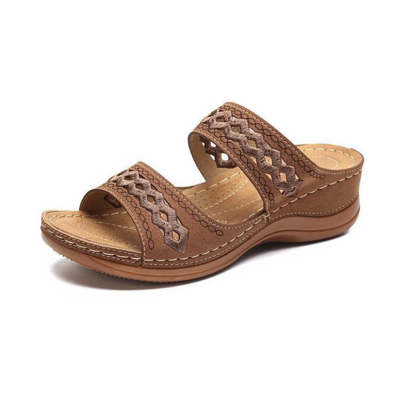 Damen-Sandalen aus hochwertigem Kunstleder mit Stickereien