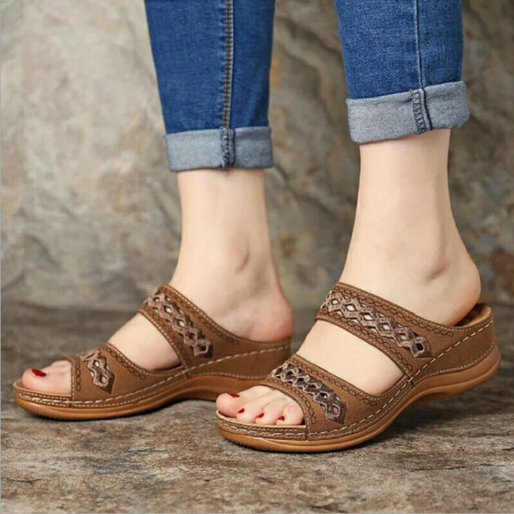 Damen-Sandalen aus hochwertigem Kunstleder mit Stickereien
