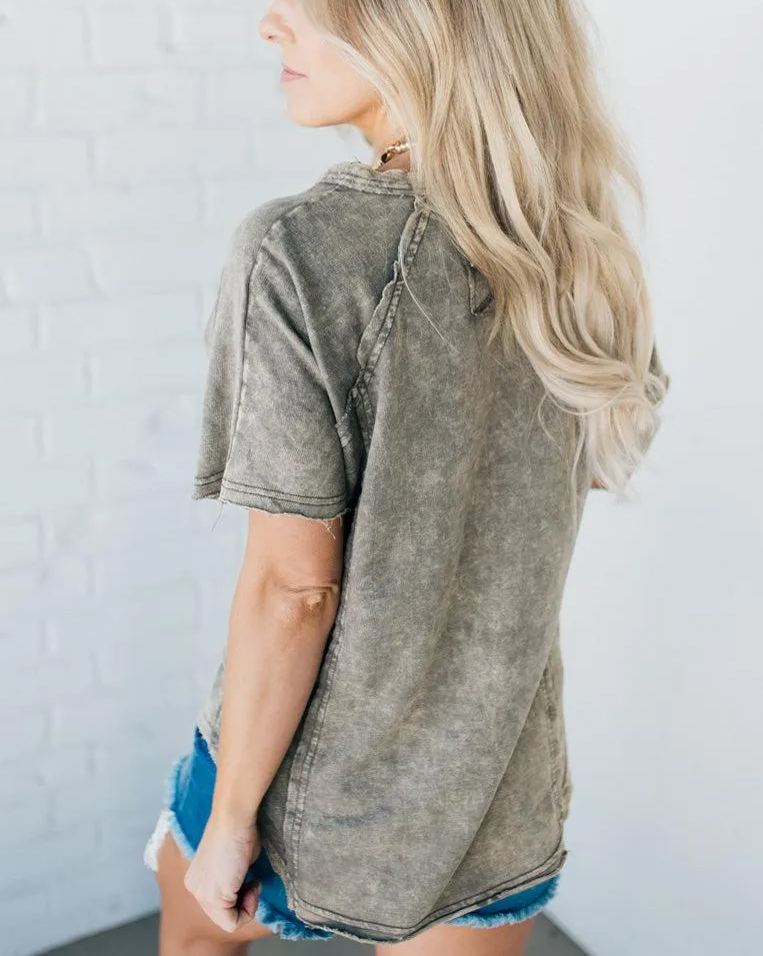 Damen-T-Shirt mit Waschung und Knöpfen (2 kaufen, kostenloser Versand)