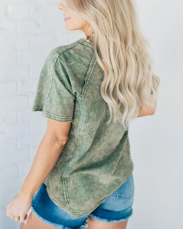 Damen-T-Shirt mit Waschung und Knöpfen (2 kaufen, kostenloser Versand)